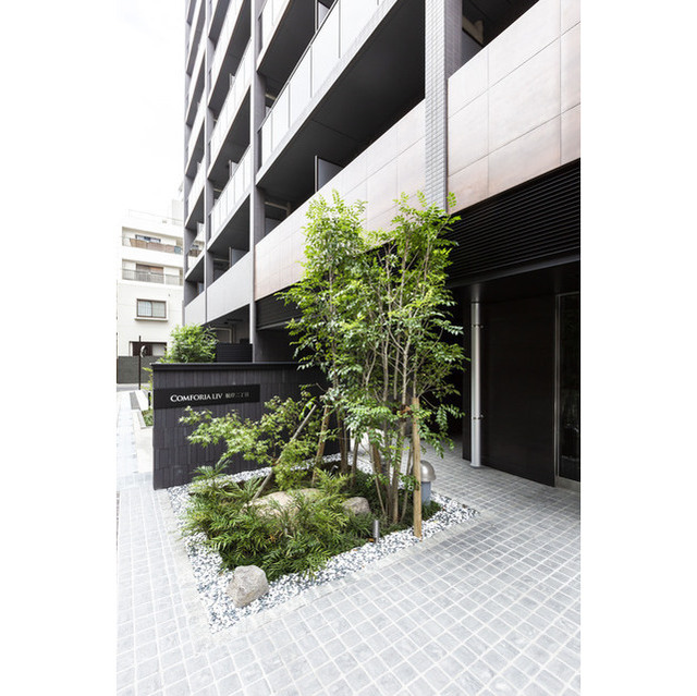 17/19 エントランス