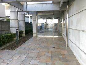 16/26 エントランス