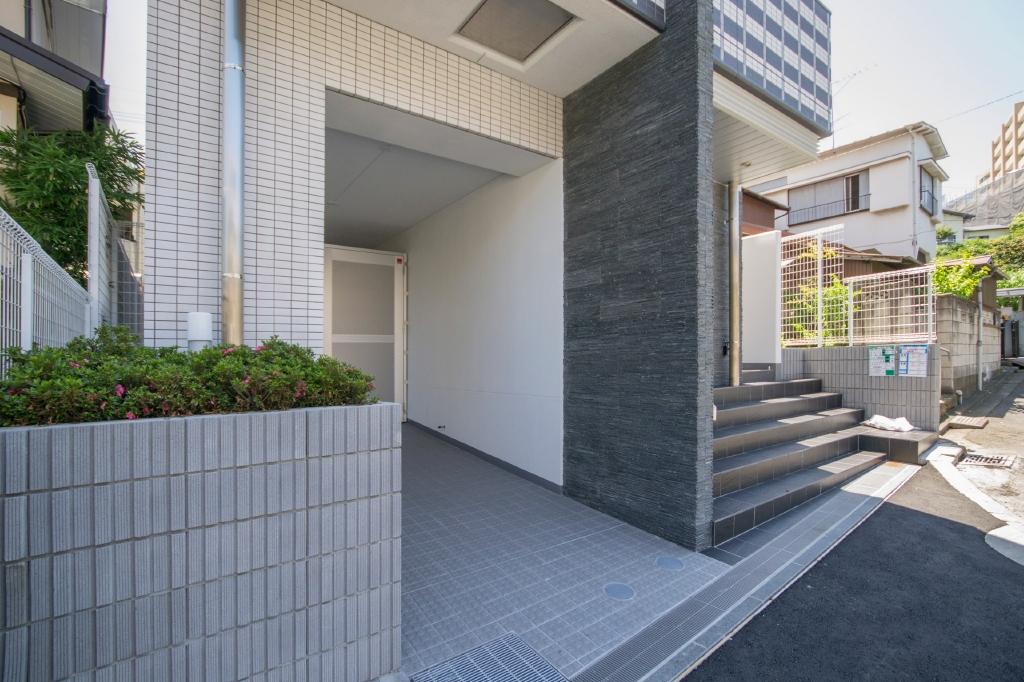 25/29 エントランス