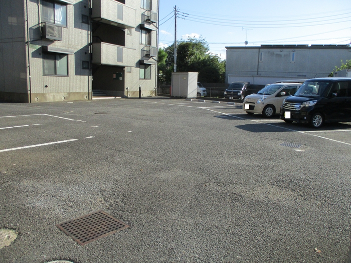 16/16 駐車場