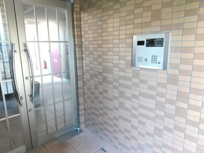 17/22 エントランス