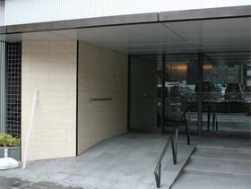 16/16 エントランス