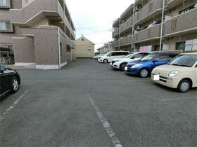 2/6 駐車場
