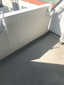 13/18 バルコニー