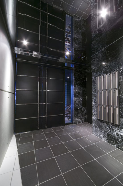 26/30 エントランス