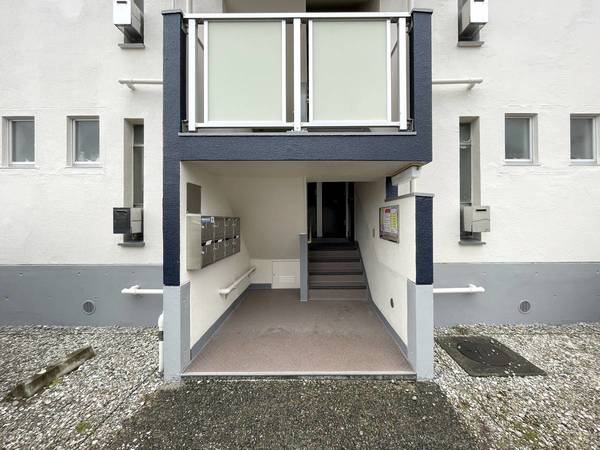 15/16 エントランス