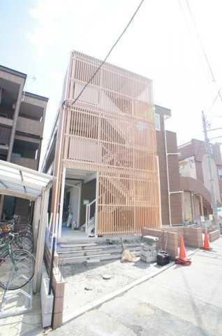 21/27 エントランス