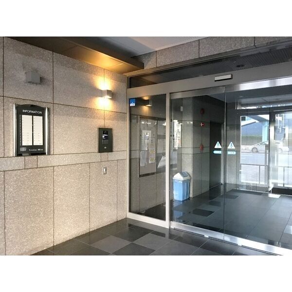 13/13 エントランス