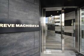 17/17 エントランス