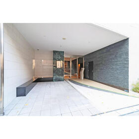 5/5 エントランス