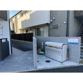 13/13 エントランス