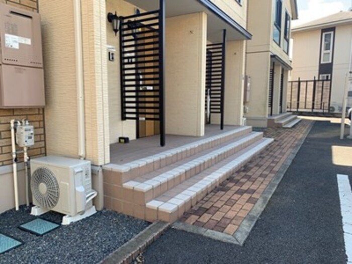 16/26 エントランス