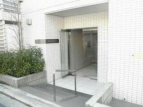 16/16 エントランス