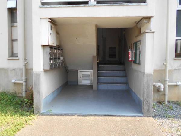 15/22 エントランス