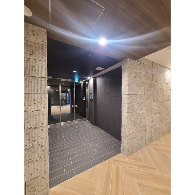 14/23 エントランス