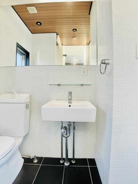 27/28 エントランス