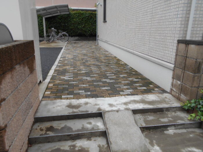 18/24 エントランス