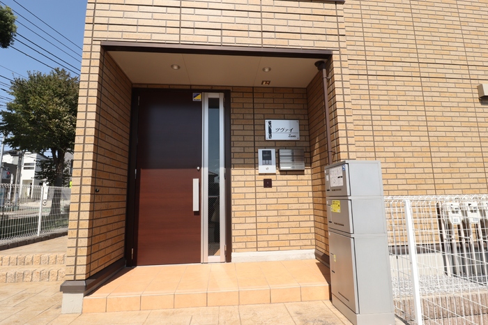 19/20 エントランス