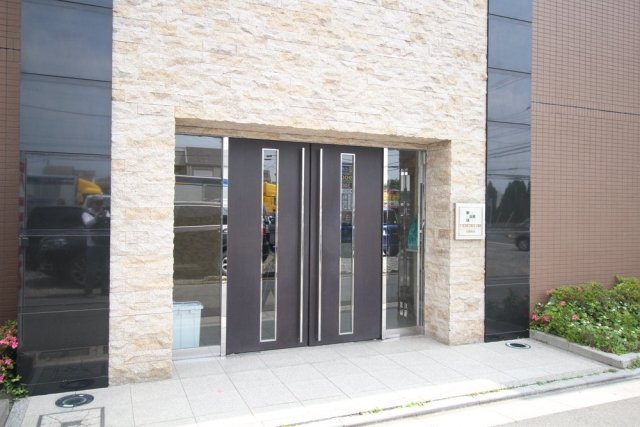 22/22 エントランス