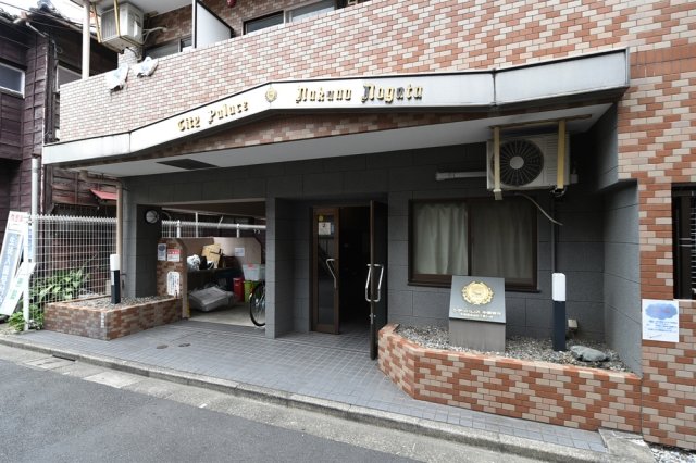 16/21 エントランス