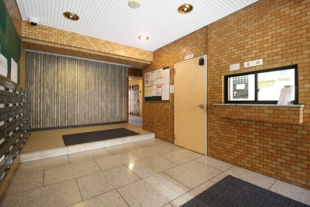 23/24 エントランス