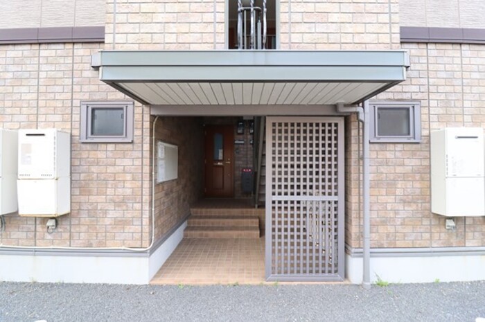 18/19 エントランス