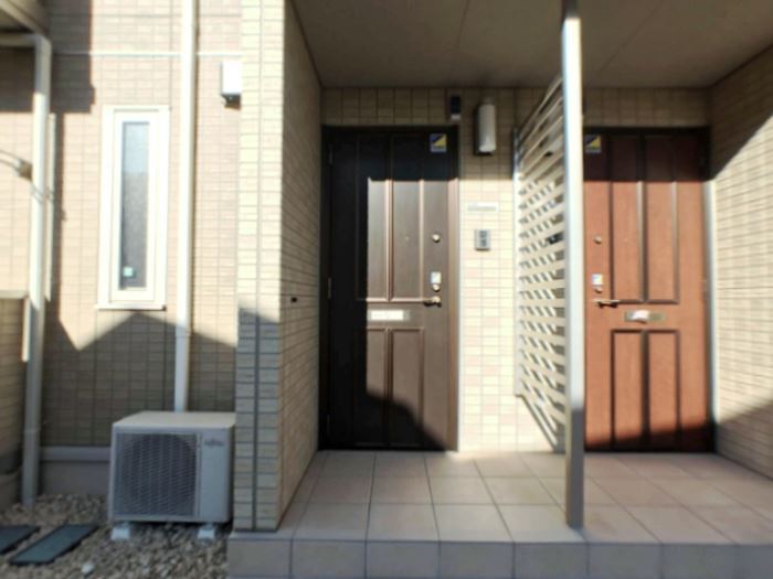 18/27 エントランス