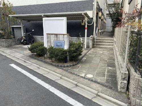 14/15 エントランス