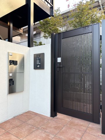 18/30 エントランス