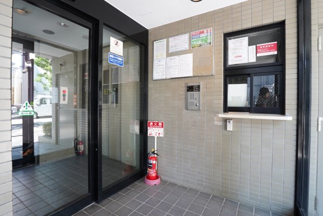 21/30 エントランス