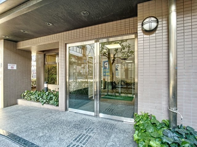 25/30 エントランス