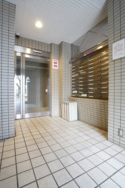 24/30 エントランス