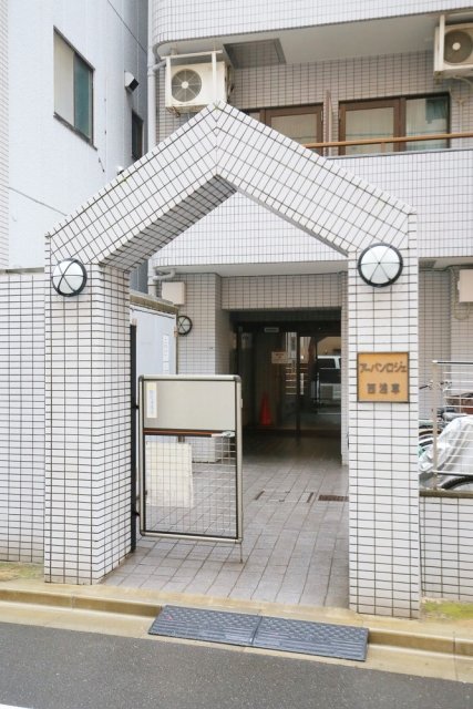 14/25 エントランス