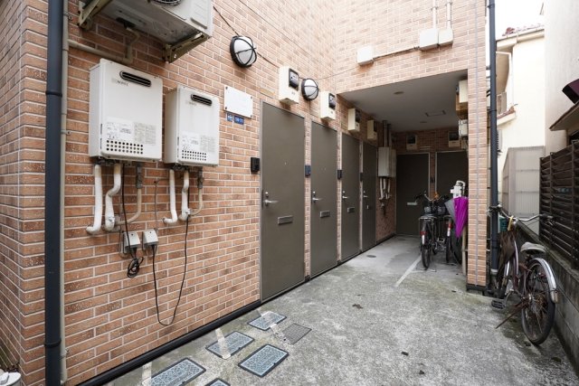 23/24 エントランス