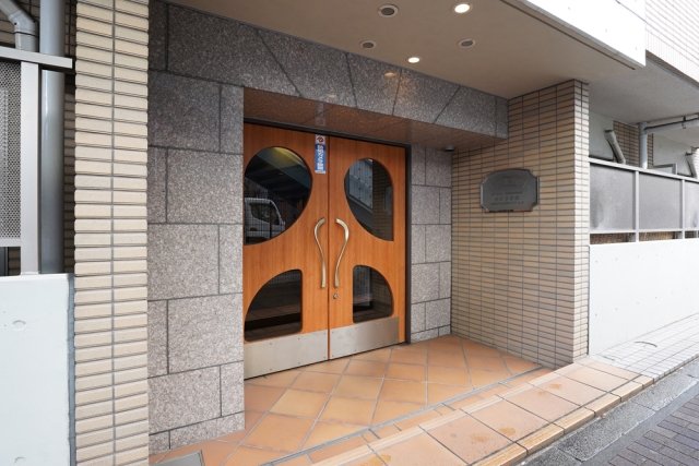 21/30 エントランス