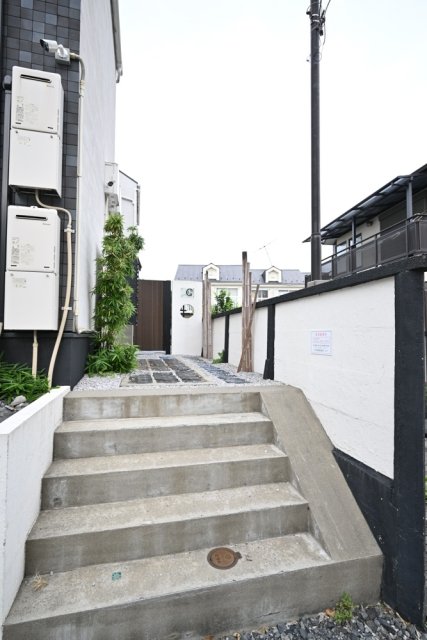 20/23 エントランス