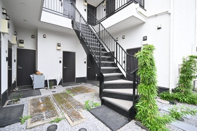 21/23 エントランス