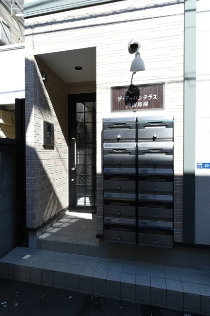 24/30 エントランス