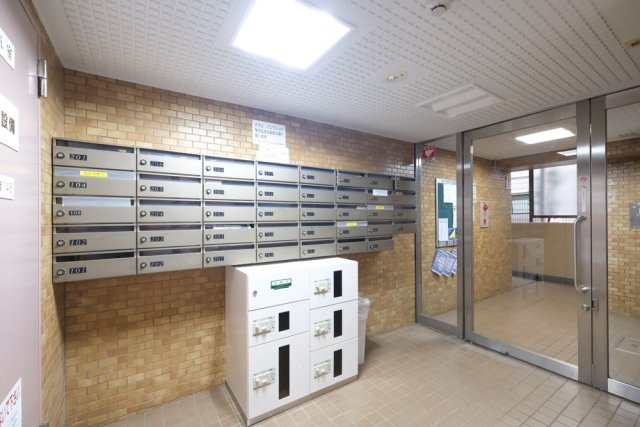 23/30 エントランス