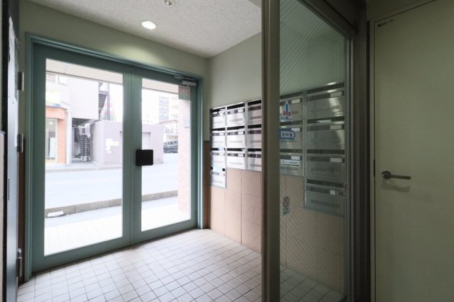 26/30 エントランス