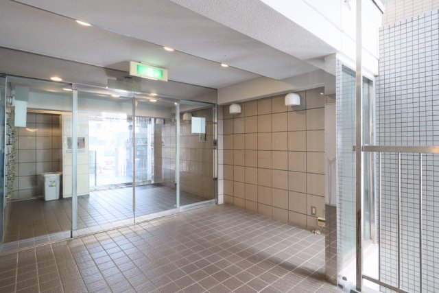 14/15 エントランス