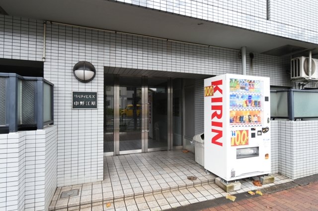 16/21 エントランス