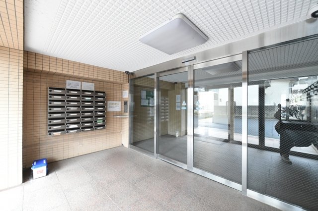 14/25 エントランス