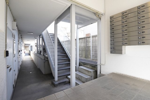 19/20 エントランス