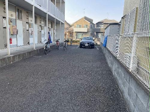 13/13 駐車場