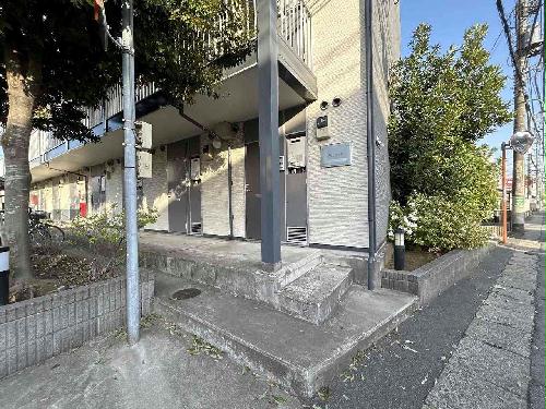 13/22 エントランス