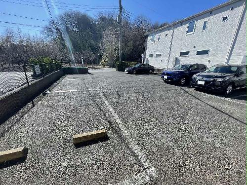 13/14 駐車場