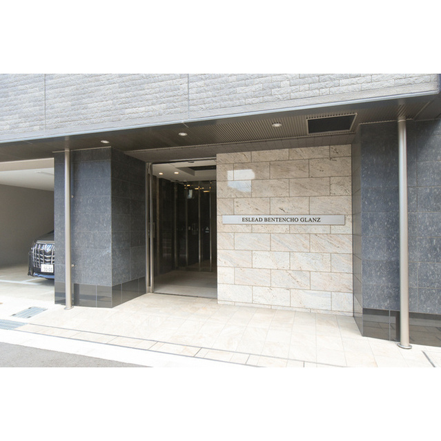 26/30 エントランス