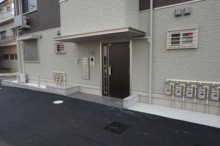 18/28 エントランス