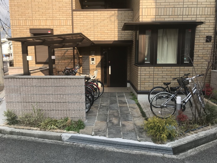 14/17 エントランス